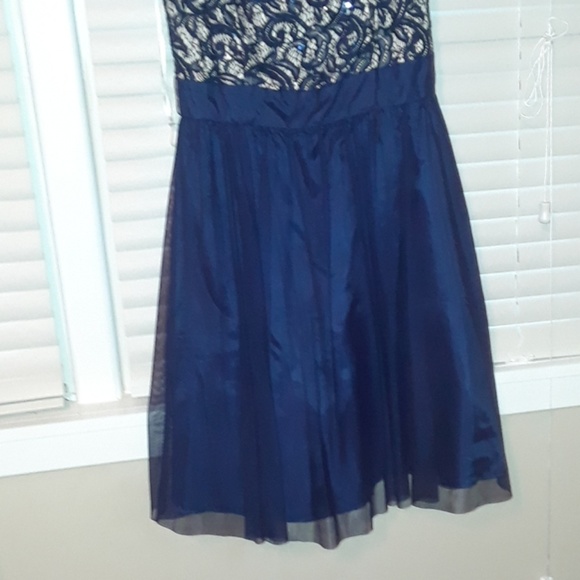 Prom dress - Picture 3 of 3